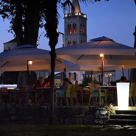 Alojamento de Acomodação e Pequeno-almoço Four Zadar